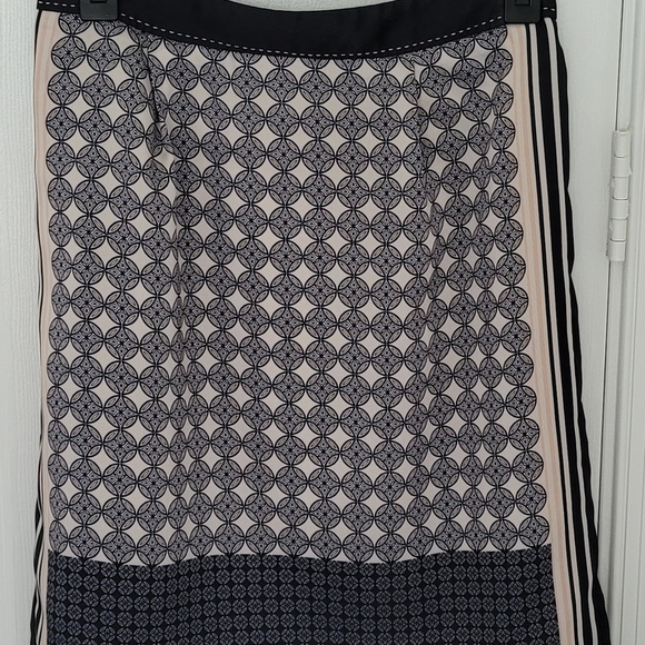 Ann Taylor Women's 0P Navy Blue Satin Bandana Scarf A-Line Skirt Lined Back Slit - Picture 2 of 6